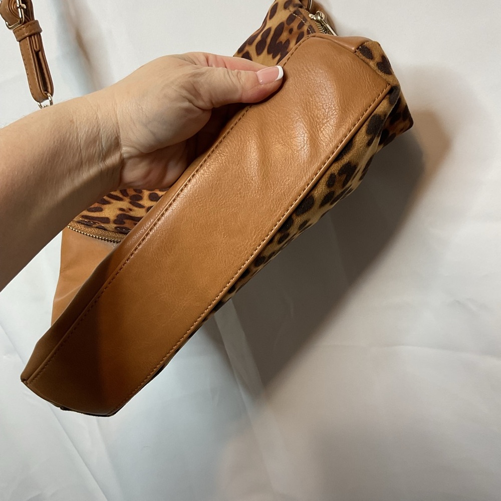 KAARI blue brown and leopard purse - Picture 4 of 10